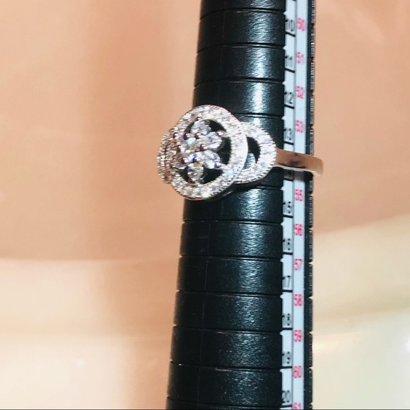 🦋Beautiful 925SS/WGP Sapphire Dinner Ring! - Picture 10 of 16